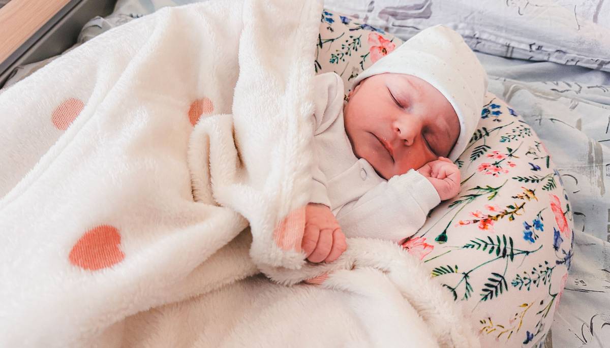 Zlín – Prvním zlínským občánkem roku 2026 je holčička Meda. Zároveň se stala i prvním miminkem narozeným v novém roce v porodnici Krajské nemocnice T. Bati ve Zlíně.