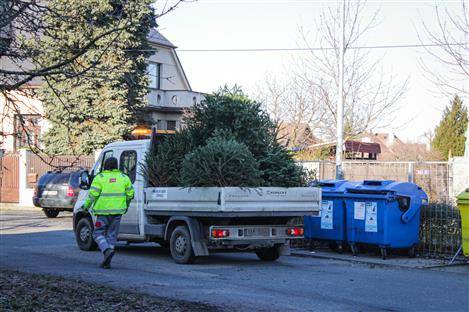 Pečlivě odstrojené je můžete ponechat u stanovišť s nádobami na tříděný odpad
