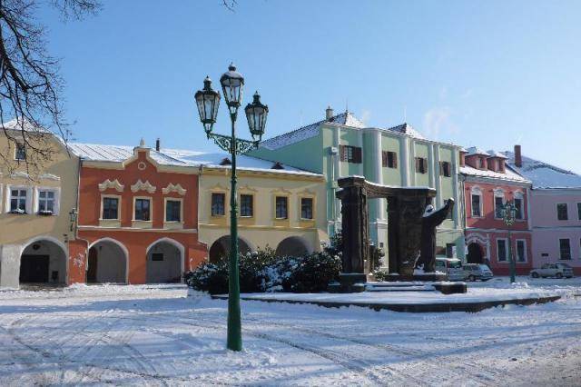 Město Přerov nabídne i v roce 2026 občanům, organizacím a podnikatelům finanční podporu prostřednictvím dotačních programů. Příjem žádostí na první tři programy začíná 26. ledna. Město v jejich rámci rozdělí finance na projekty zaměřené na hospodaření se srážkovou vodou, environmentální vzdělávání a ochranu přírody, ale také na obnovu historického centra.                               Číst dál...