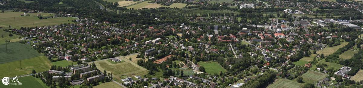 Zápisy k povinné školní docházce proběhnou v souladu s platnými právními předpisy (školský zákon, vyhláška o základním vzdělávání a správní řád). Zápis žáků do 1. tříd pro školní rok 2026/2027 se uskuteční na Základní škole Vratimov, Masarykovo náměstí 192 a Základní škole Vratimov, Datyňská 690 včetně jejího místa poskytovaného vzdělávání a školských služeb v Horních Datyních, a to ve dvou krocích: Krok první: prostřednictvím elektronické přihlášky na webových stránkách školy, kterou budou mít možnost rodiče vyplnit v termínu od pátku 23. ledna 2026 do středy 4. února 2026. Přihlášku je nutné si vytisknout, opatřit podpisem zákonného zástupce a doručit ji škole danými způsoby. Zároveň si zákonní zástupci rezervují čas, ve kterém se mohou dostavit k zápisu ve škole. Krok druhý: Formou prezenčního zápisu, který se bude konat ve čtvrtek 5. února 2026 v době od 14 do 17 hodin. K zápisu je nutné mít s sebou rodný list dítěte a doklad totožnosti zákonného zástupce dítěte. Veškeré podrobnosti o náležitostech a průběhu zápisu najdete na webových stránkách jednotlivých škol, a to od 12. ledna 2026. Školské obvody Přijímání dětí do 1. tříd základních škol se řídí čl. 2 obecně závazné vyhlášky č. 11/2023, kterou se stanoví školské obvody základních škol zřízených městem Vratimov. Školský obvod Základní školy Vratimov, Masarykovo náměstí 192 tvoří ulice: Adámkova, Buničitá, Družstevní, Frýdecká, Horní, Husova, Hřbitovní, J. Žemly, K Sokolovně, K Závorám, Lesní, Masarykovo náměstí, Mourová, Na Novém poli, Nádražní, Na Hermaně, Na Popinci, Na Slezance, Na Stezce, Okrajová, Pod Kovárnou, Polní, Popinecká, Radniční náměstí, Rodinná, Říční, Selská, Sezonní, Sokolská, Strmá, Sumínova, Školní, Tovární, U Hráze, U Jeslí, U Nového lesa, U Padolu, U Rozvodny, U Rybníka, U Společenského domu, U Staré školy, U Strouhy, U Trati, U Vodojemu, Úzká, Vodárenská, Výletní, Zaryjská. Školský obvod Základní školy Vratimov, Datyňská 690 tvoří ulice: Borová, Břízková, Datyňská, Emana Slívy, Jana Sládka, Jižní, Josefa Tomise, Karla Košťála, Karla Velčovského, K Hájence, Konečná, Krajní, Krátká, Křivá, Leopolda Fajkuse, Luční, Mojžíškova, Na Hranici, Na Kopci, Na Olejní, Na Pasekách, Na Podlesí, Na Příčnici, Na Spojce, Na Roli, Na Rozmezí, Na Vyhlídce, Na Zadkách, Nad Točnou, Nová, Obvodová, Odboje, Okružní, Osadnická, Ovocná, Pomezní, Potoční, Přespolní, Rakovecká, Řadová, Severní, Slepá, Souběžná, Spojovací, Střední, U Březinek, U Jámy, U Lesíka, U Lípy, U Mateřské školy, U Mostku, U Potůčku, U Stadionu, U Školy, V Důlkách, V Loukách, V Údolí, Ve Strži, Václavovická, Vilová, Višňová, Vratimovská, Za Humny, Za Kolibou, Zahradní. Přednostně jsou přijímány děti s trvalým bydlištěm na území města Vratimova a Horních Datyň. Základní škola Vratimov, Masarykovo náměstí 192 a  Základní škola Vratimov, Datyňská 690