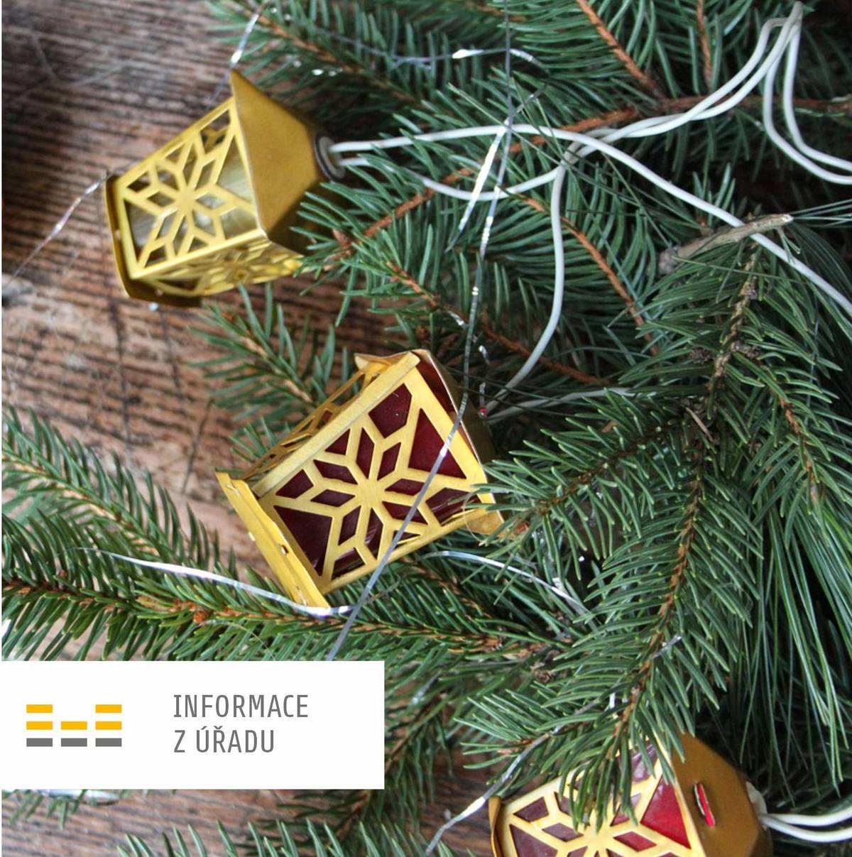 S koncem svátků přichází i rozloučení se s vánočními stromky v našich obývacích pokojích. Aby jejich likvidace proběhla hladce a město zůstalo čisté, připravili jsme pro vás přehled termínů a pravidel svozu. Pokud máte živý stromeček, odstraňte všechny ozdoby a můžete ho odložit ke kontejnerům na směsný komunální odpad, popř. odvézt na sběrný dvůr. Termíny svozů vánočních stromků jsou následující: 13. 1., 20. 1., 27. 1 a 3. 2. 2026. Na drobné větvičky z vánoční výzdoby lze využít i kontejnery na bioodpad, které jsou rozmístěny na území města, popř. nádoby bioodpad, které mají občané u rodinných domů. Stromky prosím důkladně odstrojte. Jen tak je možné je dále ekologicky zpracovat. Děkujeme, že nám pomáháte udržovat město čisté!