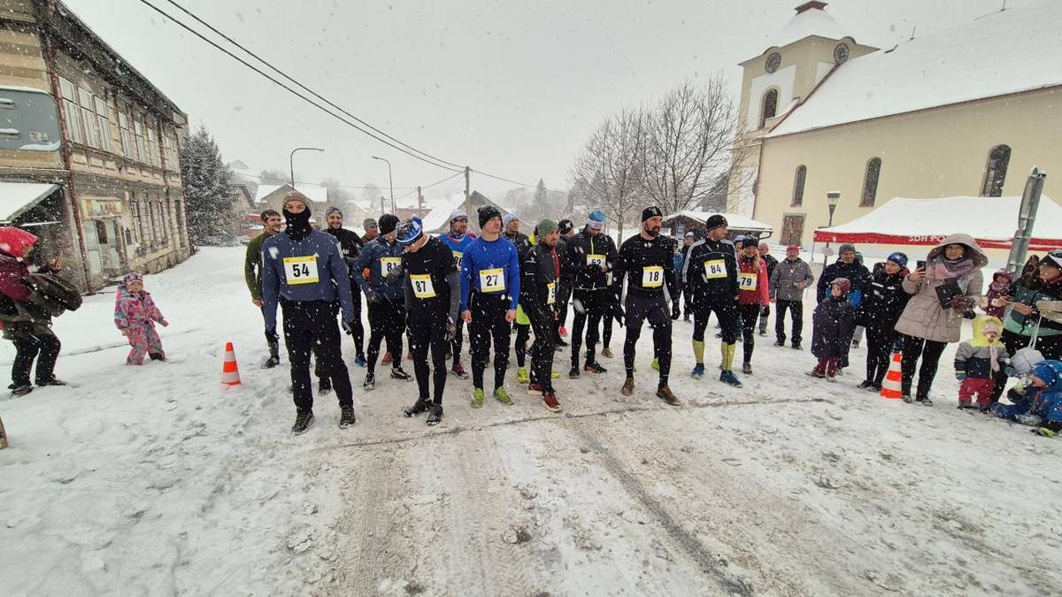 ...běželo se v těžkých podmínkách, vánicí a závějemi