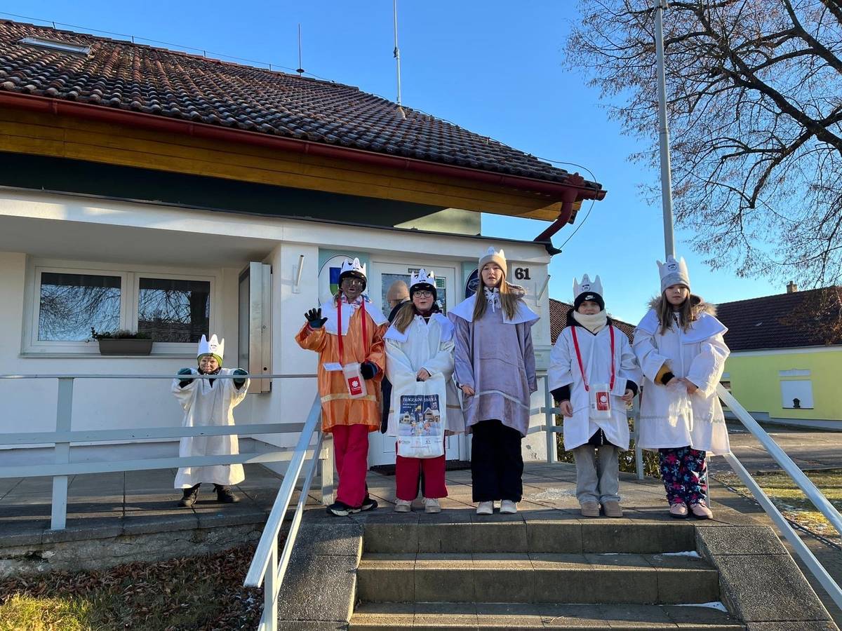 👑👑👑Velké poděkování patří všem koledníčkům Tříkrálové sbírky v obci Mydlovary za jejich čas, nasazení a ochotu pomáhat. Děkujeme také vedoucím skupinek i všem, kteří koledníky s otevřeným srdcem přijali. Společně se podařilo vybrat 11 991 Kč, které pomohou tam, kde je to nejvíce potřeba. Děkujeme!  @dieceznicharitaceskebudejovice www.trikralovasbirka.cz