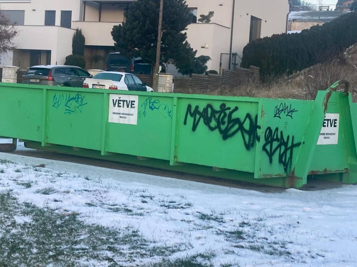 Informujeme občany, že se v naší obci začíná rozmáhat vandalismus v podobě sprejování a poškozování obecního majetku.