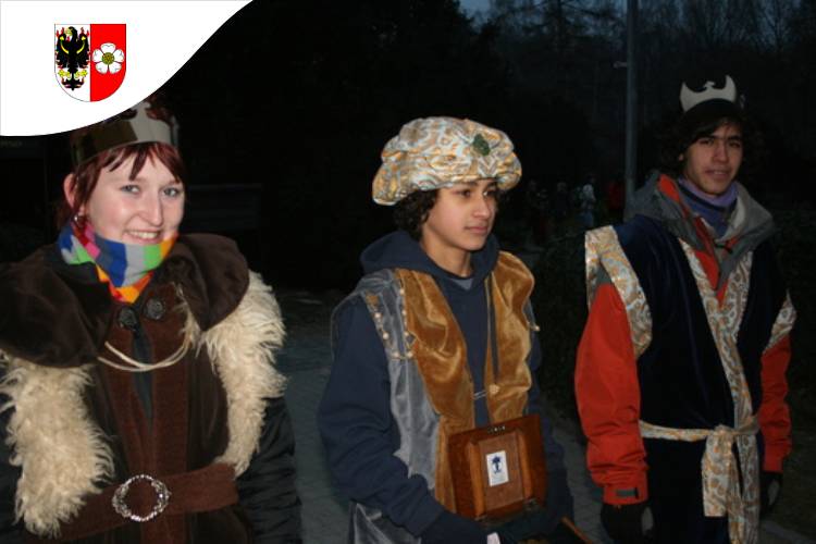 Start: 7:30 – 9:00 hodin u základní školy, ul. V Nových Vokovicích, Vokovice–Veleslavín, Praha 6.    Pro roztocké pochodníky bude v 8:00 hodin ráno přistaven autobus u sokolovny. Zájemce doveze na start pochodu do Vokovic.    Cíl: ve Středočeském muzeu - zámku do 17:30 hodin.