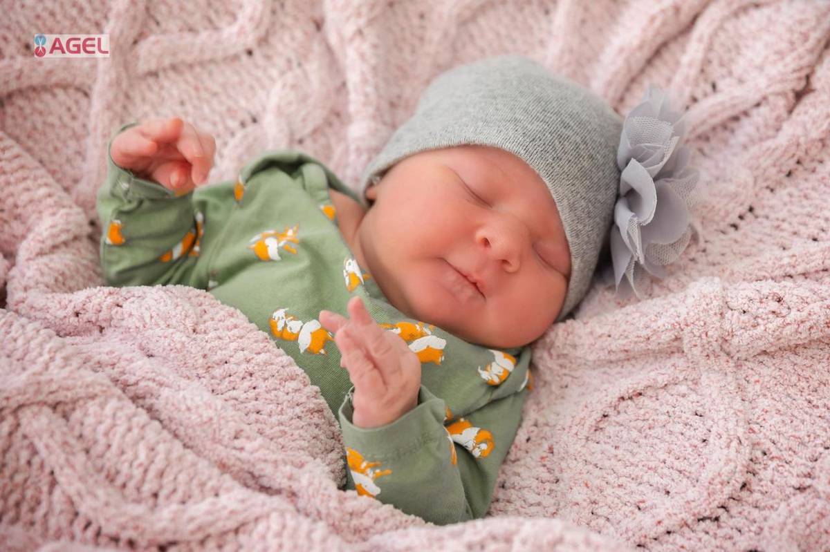 Prvním šternberským miminkem roku 2026 narozeným ve šternberské nemocnici je Eliška Patková. Holčička se narodila v úterý 6. ledna v 08:42 hodin, vážila 3430 gramů a měřila 50 centimetrů.