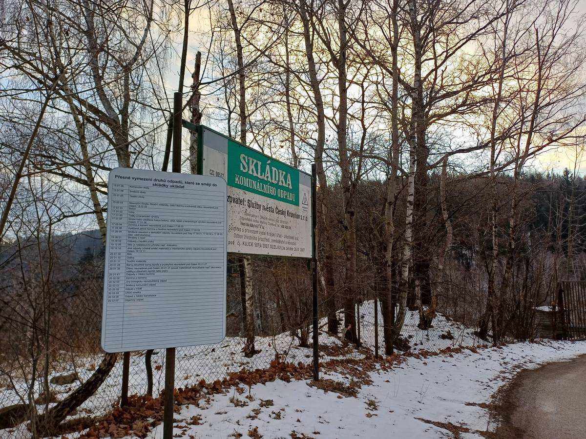 Skládka Pinskrův Dvůr bude v období od 12. ledna do 8. února uzavřena z technických důvodů souvisejících s rekonstrukcí váhy. V uvedeném termínu nebudou moci občané na skládku vyvážet stavební suť. Sběrný dvůr bude nadále fungovat bez omezení. V případě potřeby je možné využít Odpadové centrum Lověšice (Všeměry 12). Provoz skládky pro ukládání odpadu je: 7:00 - 15:00.  Ceník recyklace stavebních odpadů Ceník vybraných odpadů  Děkujeme za pochopení.