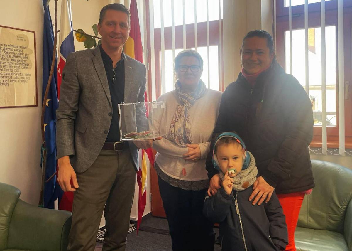 Dnes sme odovzdali výťažok z charitatívneho starostovského punču.