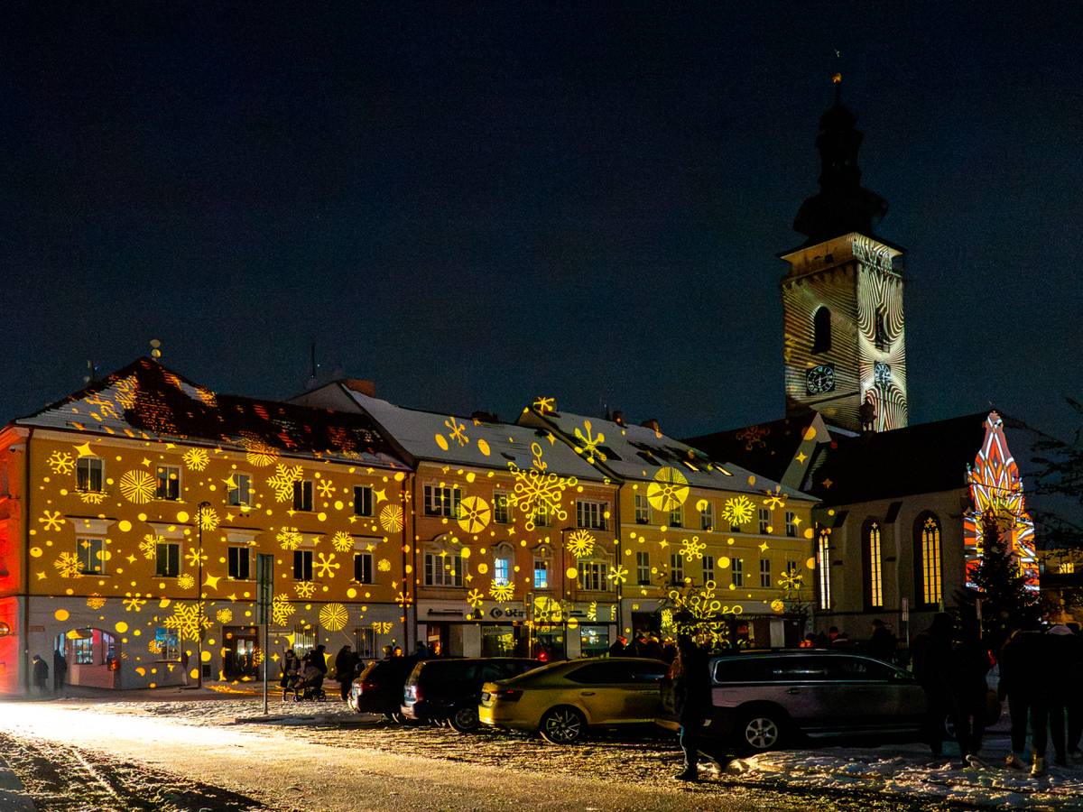 Již několik let se obyvatelé Soběslavi, ale i přátelé našeho krásného města setkávají na náměstí, aby společně přivítali nový rok, setkali se a strávili společně podvečer prvního lednového dne.