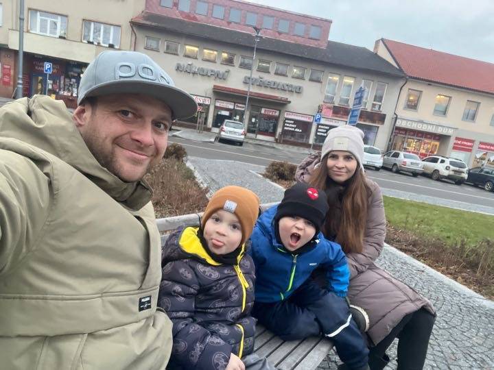 I letos si naše škola pro děti a rodiče připravila jedinečnou vánoční únikovou hru s názvem „Splněné vánoční přání“.