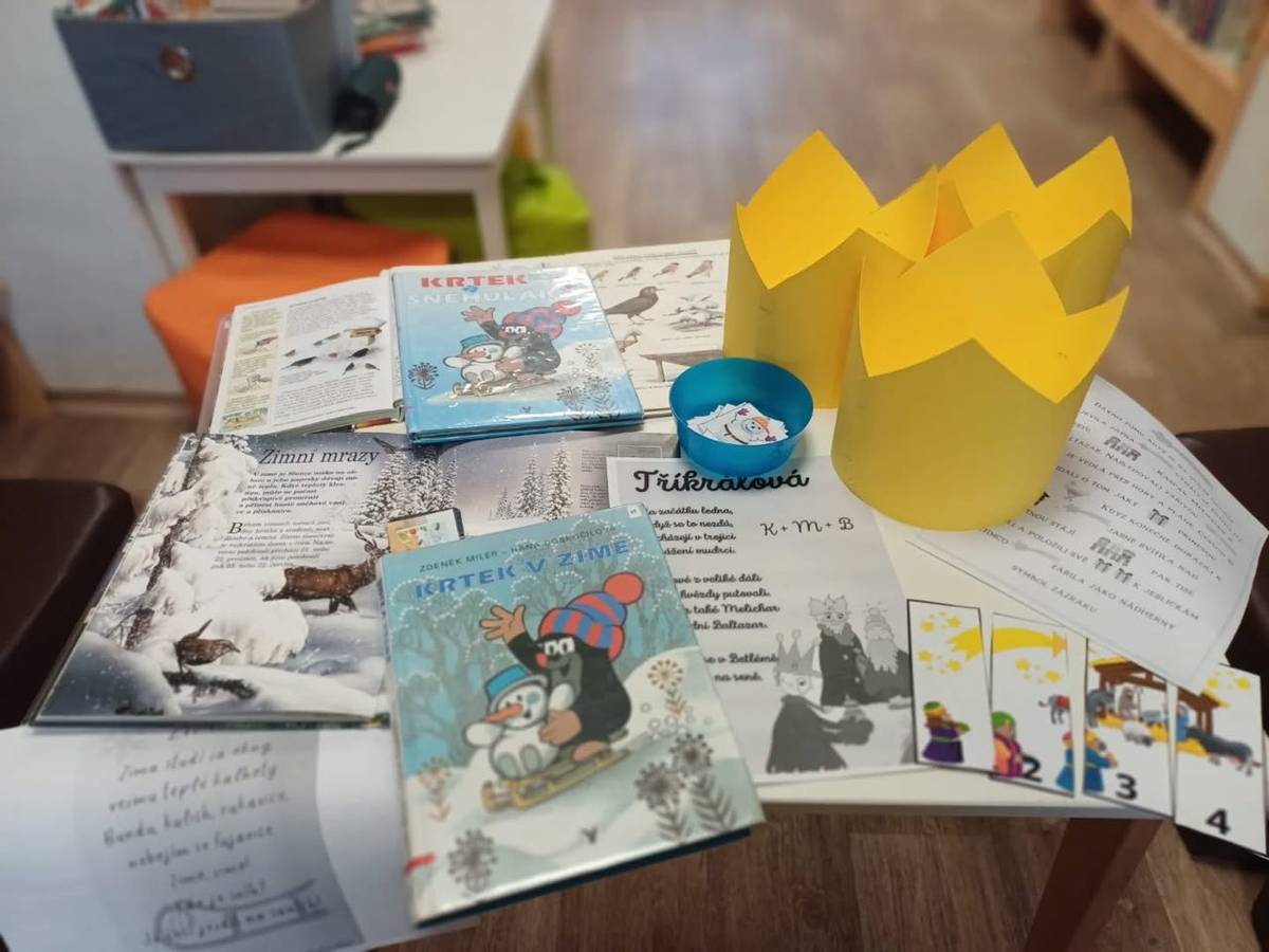 Nový rok v knihovně začal pěkně po královsku!  Hned zkraje ledna navštívily naši knihovnu děti z Rodinného centra Kulíček a ta se na chvíli proměnila v malé království.