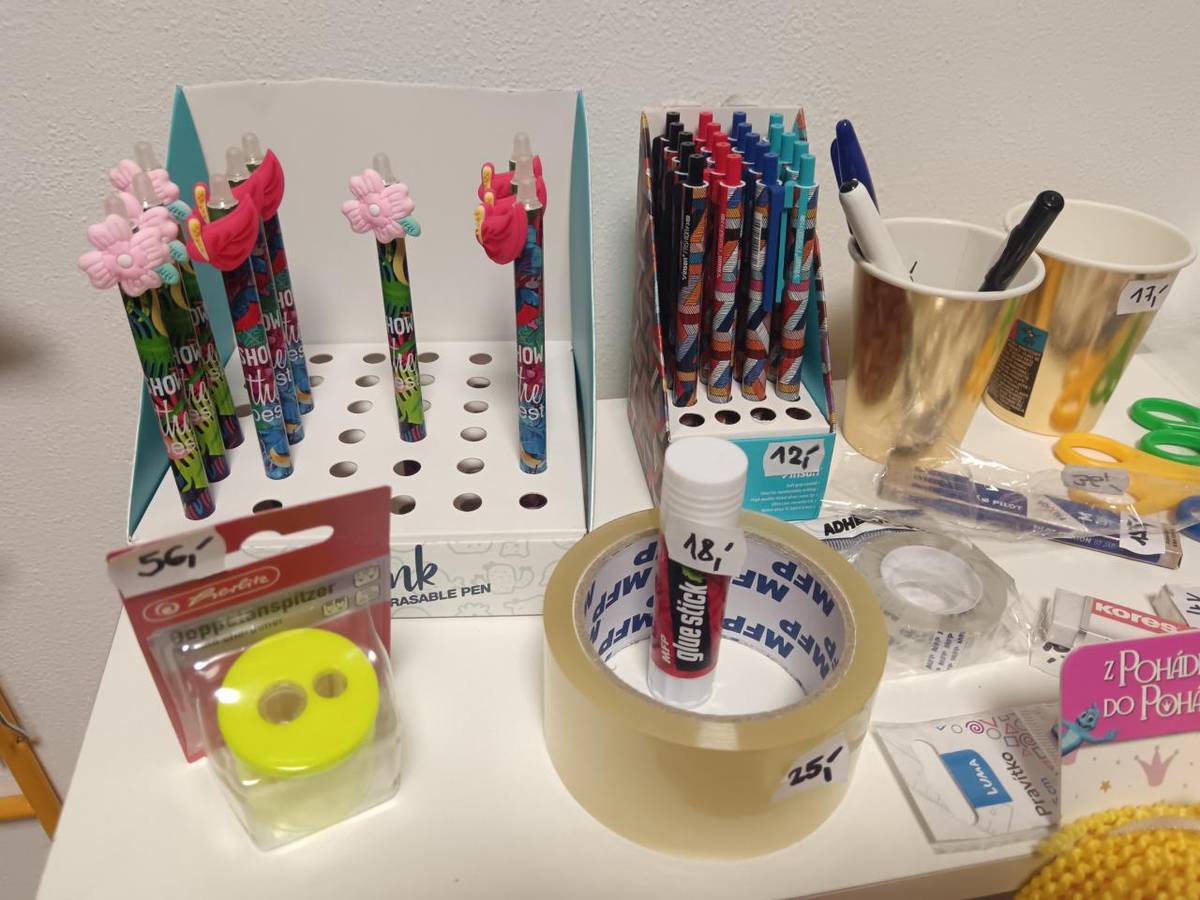 Pošta Partner informuje o nabídce doplňkového prodej drobného papírnického zboží, deníků a dalšího tisku.