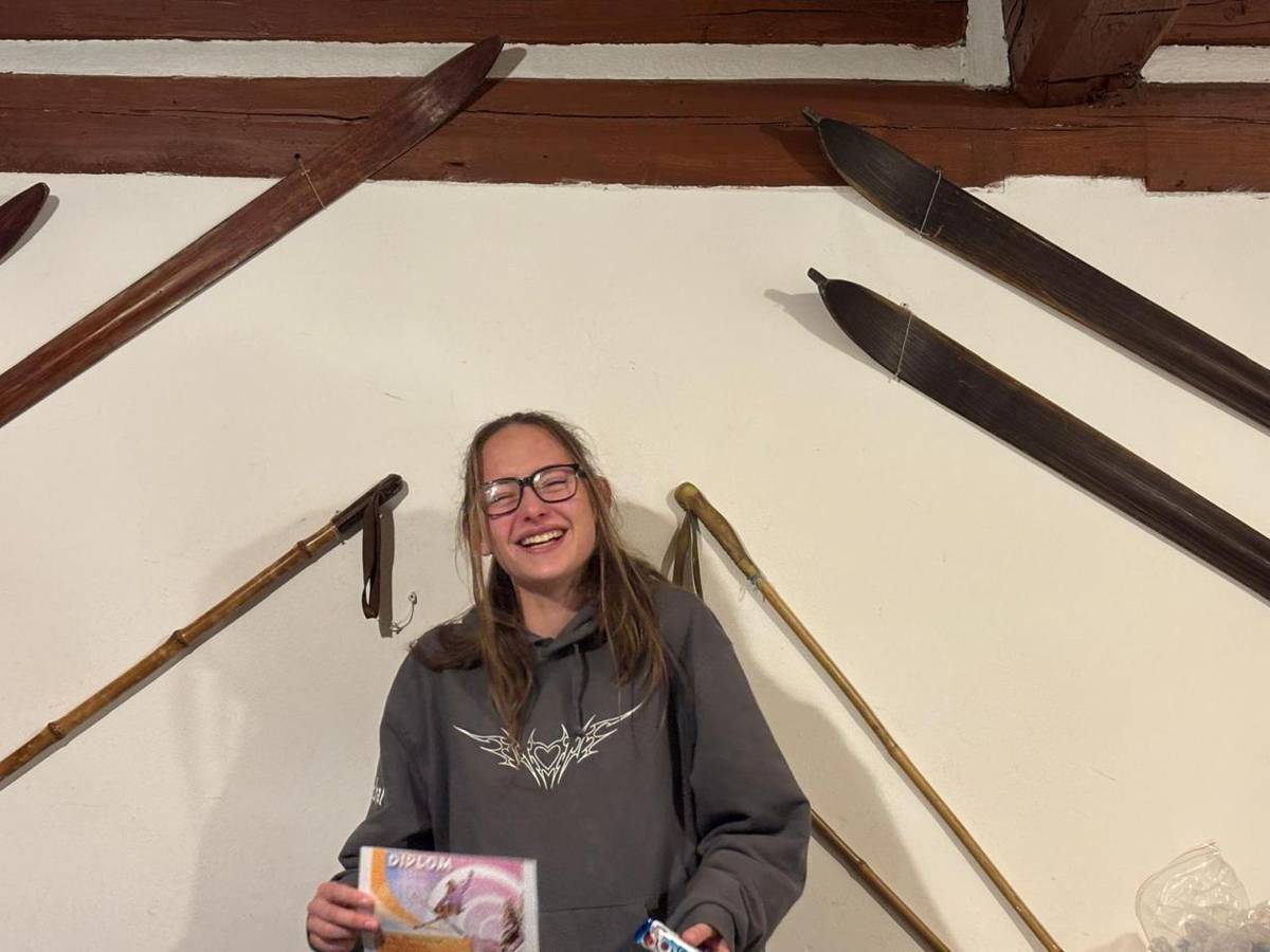 Čtvrtý den se nesl ve znamení lyžování, lyžování a dalšího zlepšování techniky. Večer proběhly poslední videorozbory, celkové zhodnocení kurzu a slavnostní rozdání diplomů všem účastníkům. Nechybělo ani trochu toho disca a skvělé nálady!