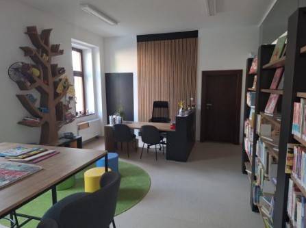 Vedoucí knihovny oznamuje, že ve čtvrtek 8. ledna 2026 nebude knihovna otevřena.