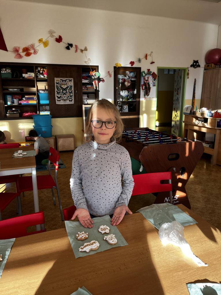 V prosinci jsme si ve školní družině užili mnoho krásných předvánočních aktivit. Hned na začátku měsíce děti absolvovaly únikovou hru „Splněné vánoční přání“, která prověřila jejich důvtip i schopnost spolupráce.