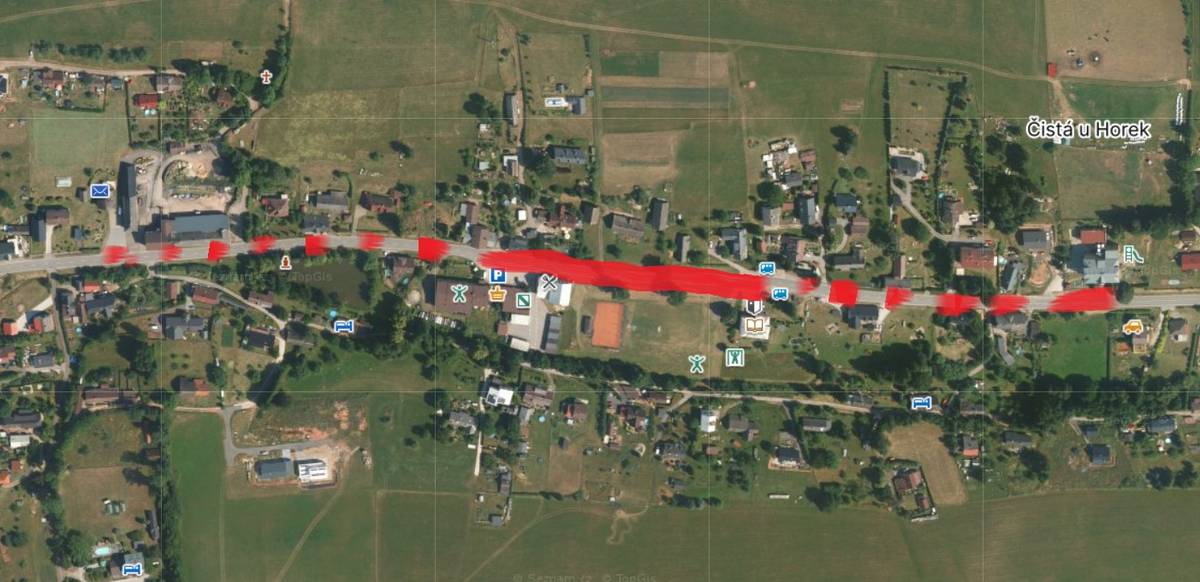 Opět po roce pořádá divadelní spolek Floriánek tradiční akci - Dětský karneval. Vzhledem k dobrému jménu této akce pro děti se dá čekat, že střed naší obce bude opět v sobotu 17. ledna 2026 někdy mezi 13. až 18.hodinou odpolední zarovnán parkujícími auty a po silnici I/16 se bude pohybovat větší množství rodičů s dětmi. Prosíme proto o zvýšenou opatrnost a ohleduplnost. PČR byla informována a její hlídka by se tu také měla objevit.