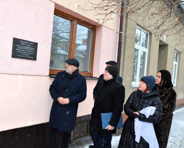 V úterý 13. ledna 2026 byla v Prostějově slavnostně odhalena pamětní deska Miloše Zapletala – významného prostějovského rodáka, spisovatele literatury pro mládež, pedagoga, skautského redaktora a jedné z nejvýraznějších osobností českého skautingu. Pamětní deska byla umístěna na jeho rodném domě na adrese Určická 8.                               Číst dál...