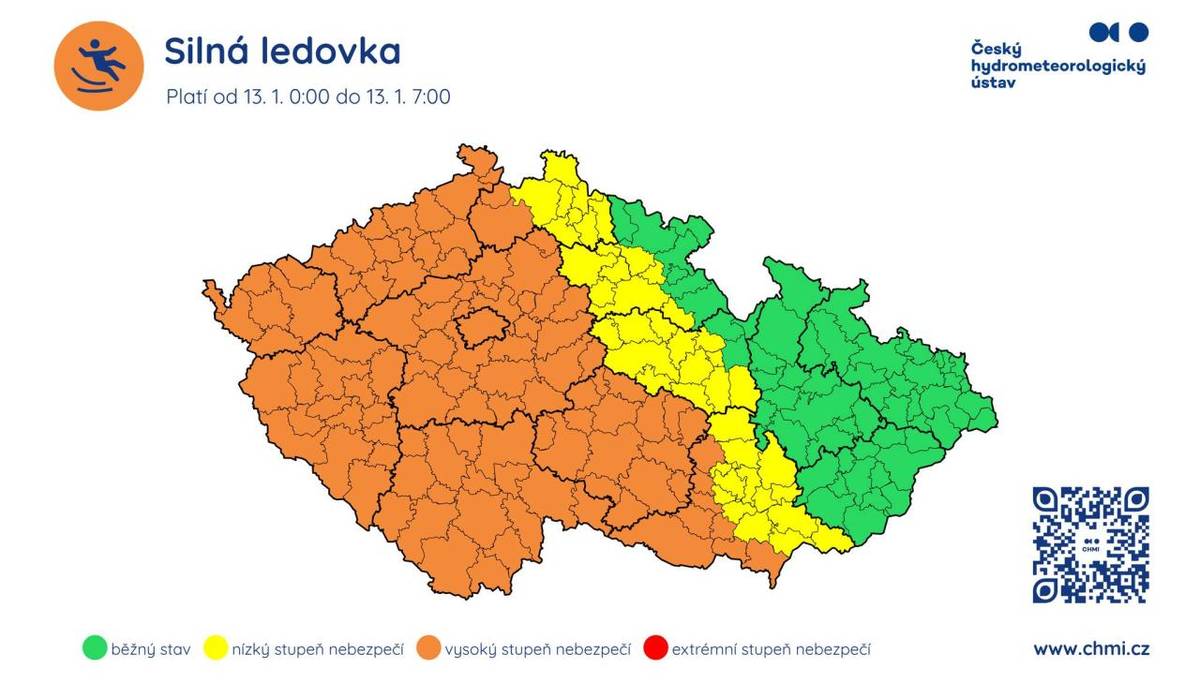V nejbližších hodinách hrozí, že Česko ochromí silná ledovka. ČHMÚ proto zpřísnil varování na vysoký stupeň nebezpečí.
