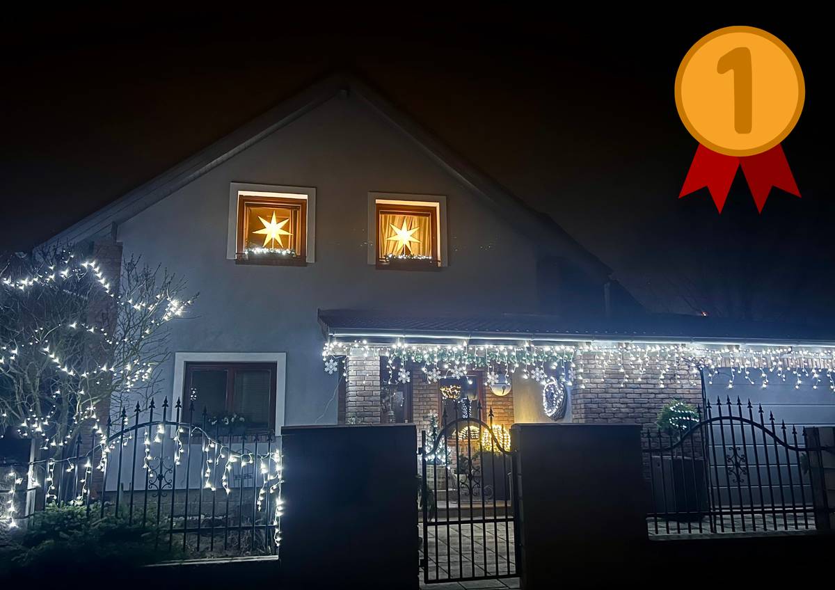 Vítězem Soutěže o nejlepší vánoční výzdobu se stal dům č.p. 366. Gratulujeme k vítězství v naší soutěži. Na druhém místě se umístil dům č.p. 303 a na třetím místě se umístil dům č.p. 245 Děkujeme všem, kteří se do soutěže zapojili a svojí výzdobou tak dělají Drnovice krásnější.