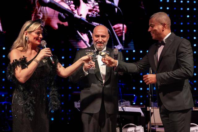 Tradiční městský ples se tentokrát nesl ve stylu Velkého Gatsbyho.   Večer měl i dobrou myšlenku. Společně jsme podpořili spolek Pomocná ruka na pomoc starým a handicapovaným občanům z. s., Prostějov, a to částkou 100 000 Kč.                               Číst dál...