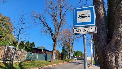 Od 1. ledna 2026 došlo k rozšíření trasy seniorbusu, který nově pojede každou středu (v pracovní den) také do obce Prace. Odjezd je v 7:39 ze zastávky K Mohyle míru, návrat s příjezdem ve 11:42.