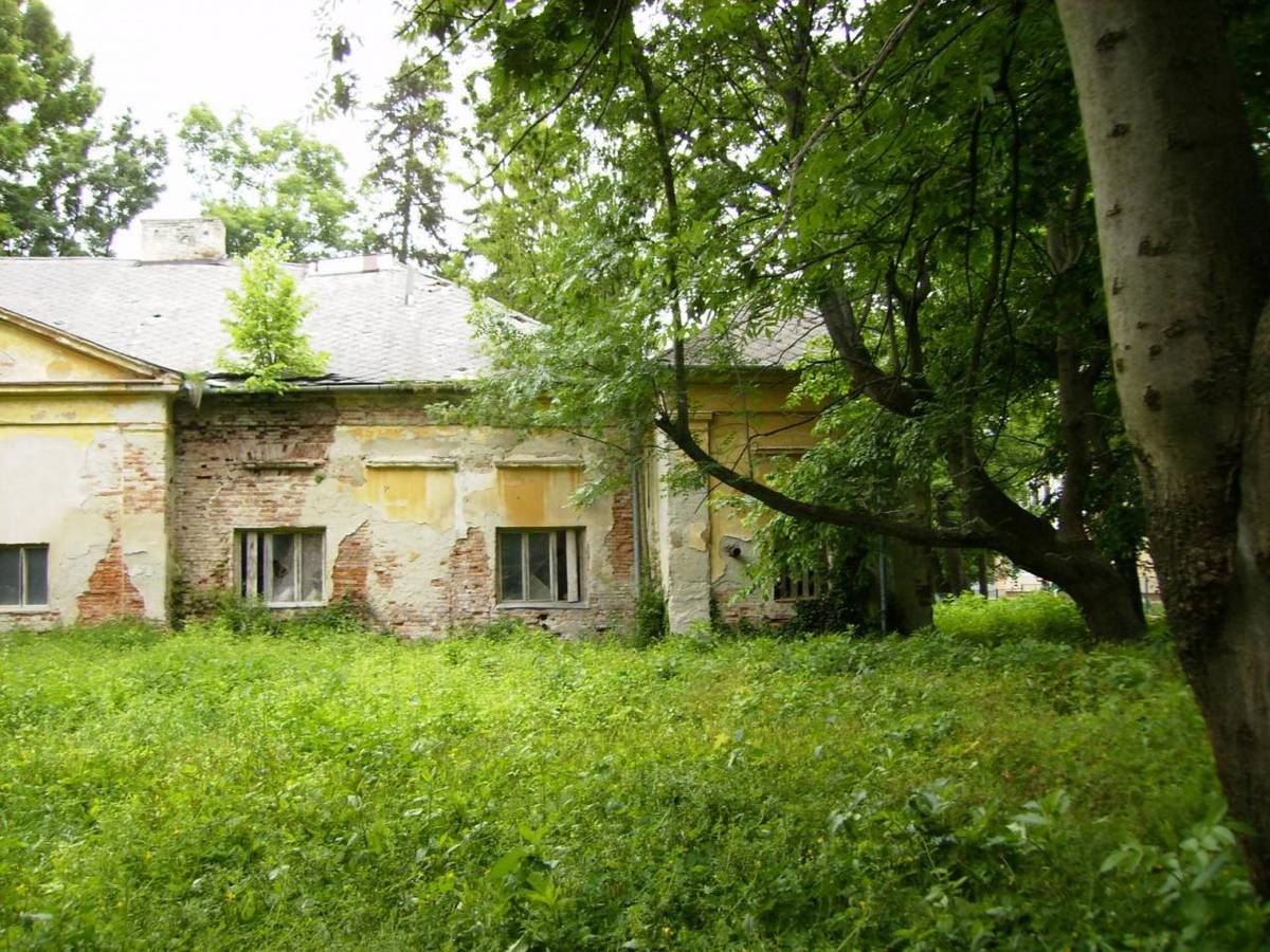 Malý kaštieľ pred realizáciou projektu