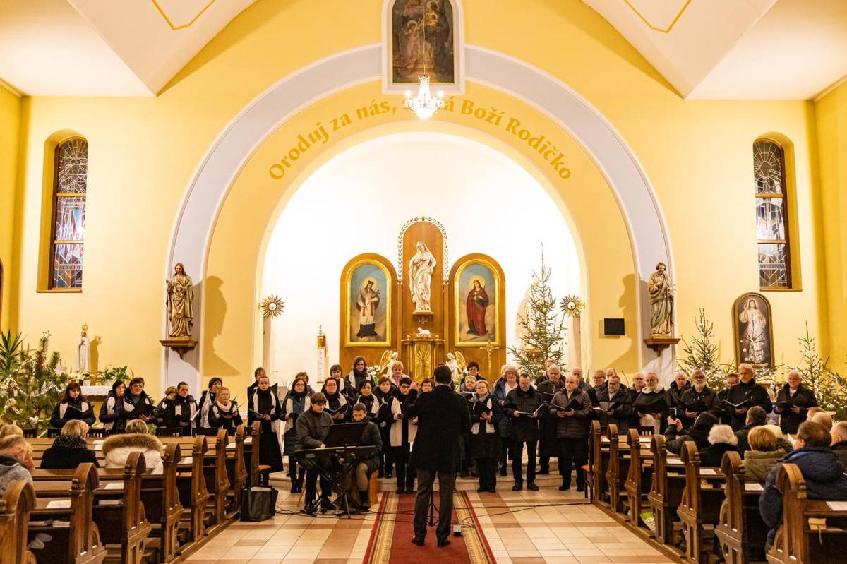 V neděli 11.1.2026 k nám zavítal Pěvecký sbor Dvořák z Uherského Brodu, který i s naším smíšeným kostelním sborem krásným kulturním vystoupením ukončil dobu vánoční.