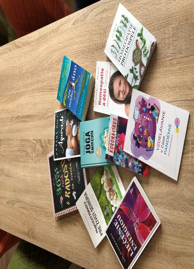 Nové knižné tituly v zmodernizovanej obecnej knižnici zo širokým tematickým zameraním  „Z verejných zdrojov podporil Fond na podporu umenia“