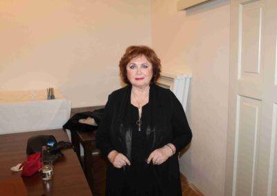 V úterý 13.1. se na sále Restaurace pod hvězdičkami konalo další setkání v rámci cyklu “Křeslo pro hosta”, tentokrát s herečkou Naďou Konvalinkovou.  Příjemné setkání a povídání se hostům moc líbilo a nijak nepřekvapí, že představení bylo vyprodáno.