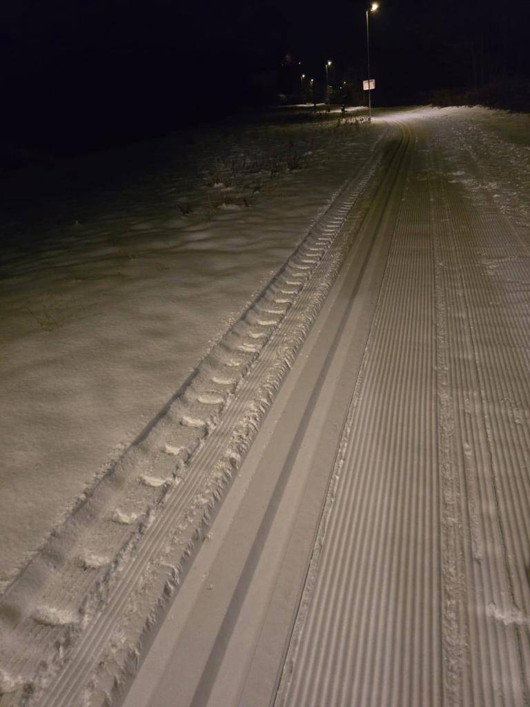 První kilometry běžeckých tratí jsou upraveny.