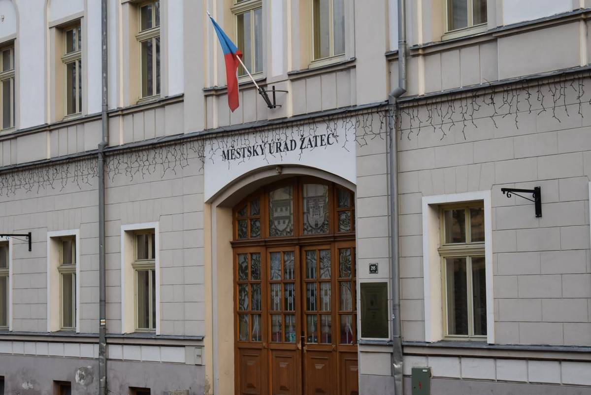 Vážení spoluobčané, v týdnu od 19. ledna do 23. ledna 2026 bude odbor Stavební  úřad a životní prostředí v budově MěÚ Žatec na třídě Obránců míru 295 fungovat v omezeném provozu, a to z důvodu malování a následného stěhování. Děkujeme Vám za pochopení a trpělivost!