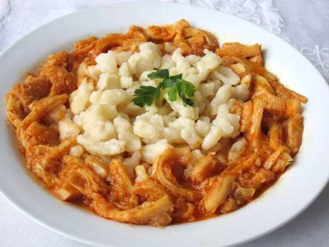 Vážení obyvatelia,  V pohostinstve „Állj meg vándor“ na piatok si môžete objednať držkový perkelt a halušky, najneskôr do štvrtka večera na telefónnom čísle  0905/921 395.