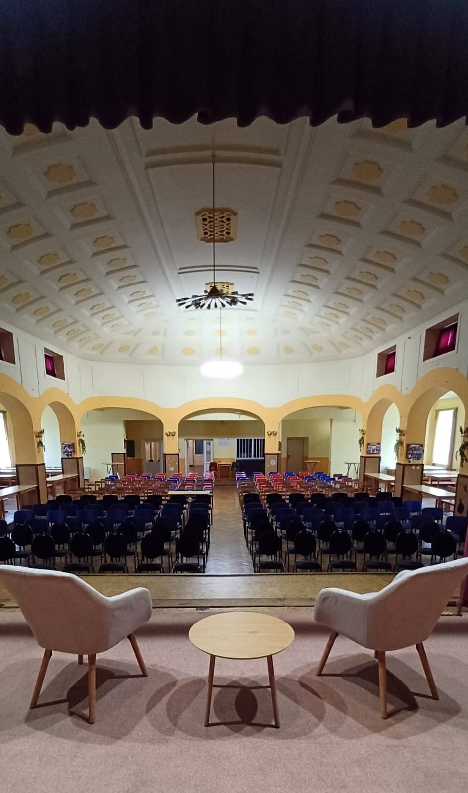 Jste srdečně zváni na  Talkshow s Petrem Kostkou a Tomáše Töpferem 17. února 2026 od 18:00 v sále České besedy. Vstupné v předprodeji 300,- Kč, na místě 350,- Kč. Nyní je možné zakoupit vstupenky on-line na portále evstupenka.cz