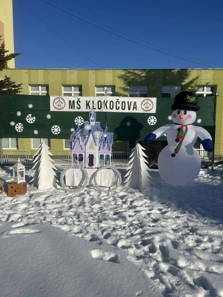 Hnúšťa, 14.1.2026 - Jedného krásneho dňa sa deti ocitli v krajine Snehovej kráľovnej. Spoločne s Gerdou vstúpili do rozprávky. Počúvali príbeh Gerdy, ktorá sa vybrala hľadať svojho strateného kamaráta Kaya.