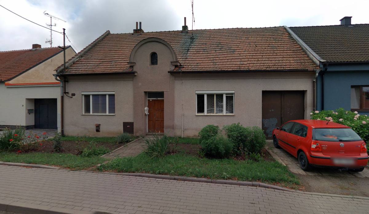 Obec Skoronice a farní společenství srdečně zvou všechny občany na veřejnou diskusi o budoucím využití budovy fary ve Skoronicích, která se uskuteční ve čtvrtek 22. ledna 2026 v 18:45 hod. v zasedací místnosti OÚ Skoronice. Přijďte se s námi podělit o své myšlenky – neformálně, u jednoho stolu a v dobré atmosféře – abychom společně naplánovali budoucnost místa, které máme všichni na očích. Těšíme se na každého z vás!