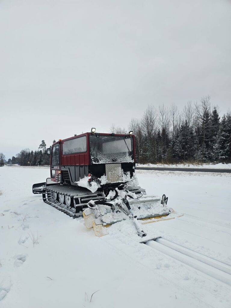 Po intenzívnych snehových prehánkach máme priaznivé podmienky na bežecké lyžovanie. Od dnešného dňa je natiahnutá stopa pre bežkárov na cyklochodníku medzi mestom Spišská Belá a Tatranskou Kotlinou. Trasu sme zabezpečili...