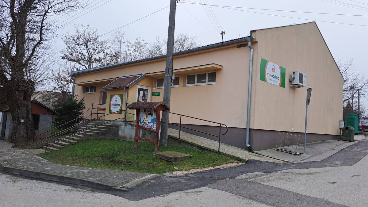 Otváracie hodiny              Pondelok       Zatvorené  Utorok           6:00 – 10:00       14:30 - 17:00  Streda            6:00 – 10:00       14:30 - 17:00  Štvrtok           6:00 – 10:00       14:30 - 17:00  Piatok             6:00 – 10:00       14:30 - 17:00  Sobota            7:00  -  12:00  Nedeľa            Zatvorené        Názov prevádzky:        Môj obchod Paňa  Adresa prevádzky:       Paňa 220,Paňa 95105  Obchodné meno:         Služby Paňa s.r.o.  Sídlo: ...