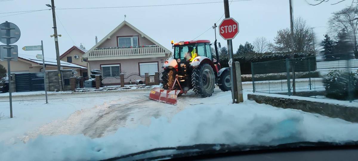 a fotkách  - fényképeke