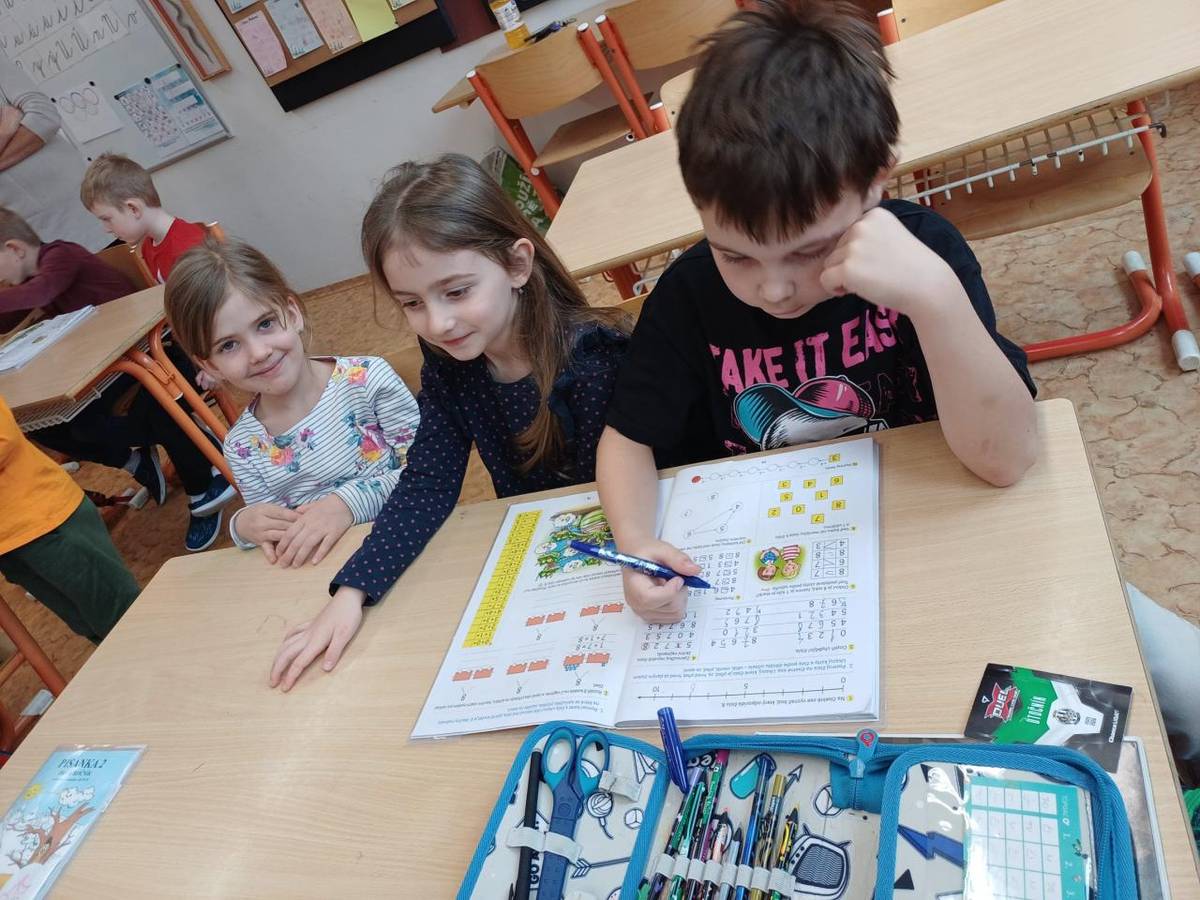 Ještě dříve, než se předškoláci vydají k zápisu do základní školy, měli možnost nahlédnout do školního prostředí a na chvíli se stát opravdovými školáky.