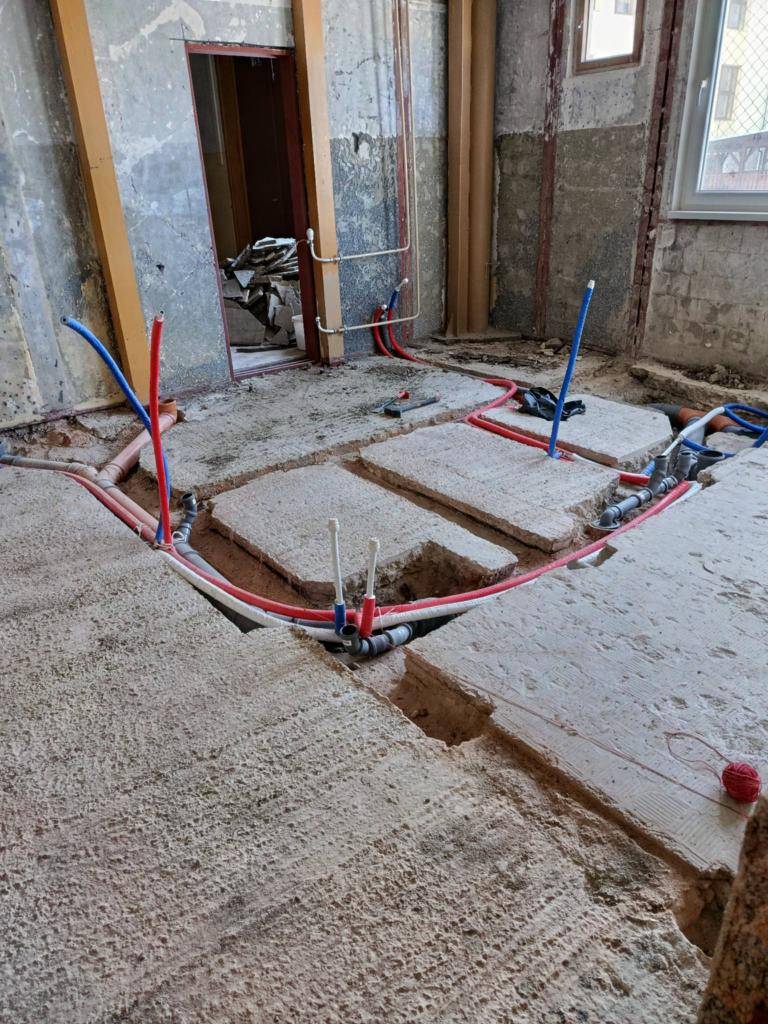 Projekt prinesie modernejšie priestory pre žiakov aj športovú verejnosť.