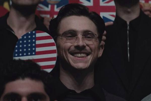 18.01.26 20.00  Film Velký Marty sleduje Martyho Mausera, mladého snílka z New Yorku roku 1952, který je posedlý stát se světovým šampionem ve stolním tenise, v té době ne příliš atraktivním sportu. Film sleduje jeho posedlou, někdy až naivní víru v sebe sama, která ho žene přes New York až do Londýna,...