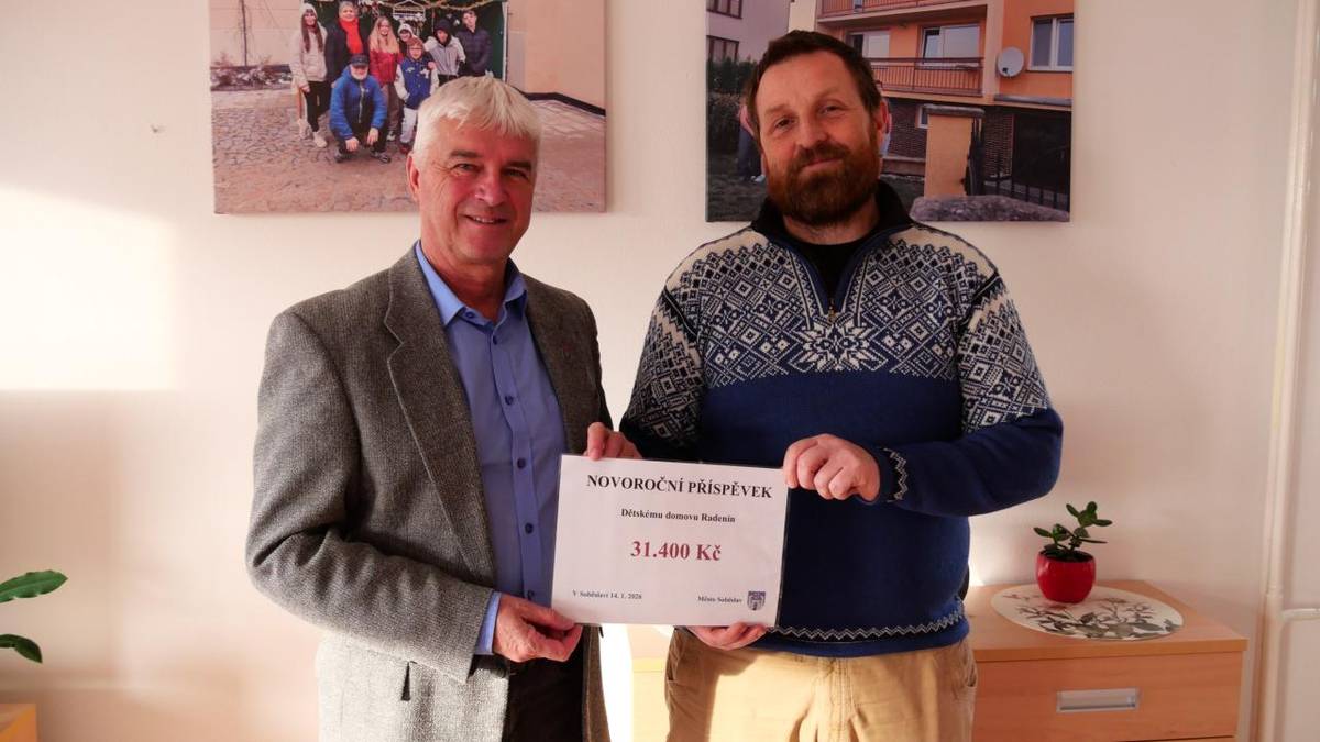 Ve středu 14. ledna se zástupci města a městského úřadu vydali předat řediteli Dětského domova Radenín dobrovolný příspěvek ve výši 31.400 Kč, který byl vybrán během novoroční akce na náměstí Republiky v Soběslavi. Finanční prostředky budou použity na letní tábory a sportovní soustředění dětí.