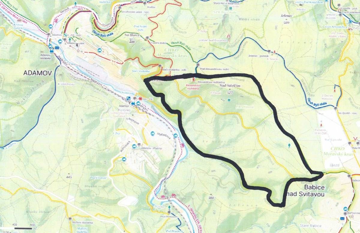 ŠLP ML Křtiny informuje o naháňce konané v katastru Adamov a Babice nad Svitavou. V dané lokalitě se bude naháňka konat ve středu 21. 1. 2026 od 8 do 12 hodin. Oblast bude označena i cedulemi. Nevstupujte pro zachování zdraví a života do vymezeného území. Prosíme také o informování občanů. Na webu https://www.slpkrtiny.cz/pro-verejnost/ je k dispozici interaktivní mapa, kde jsou zaznačeny aktuální omezení a uzavírky v lese.
