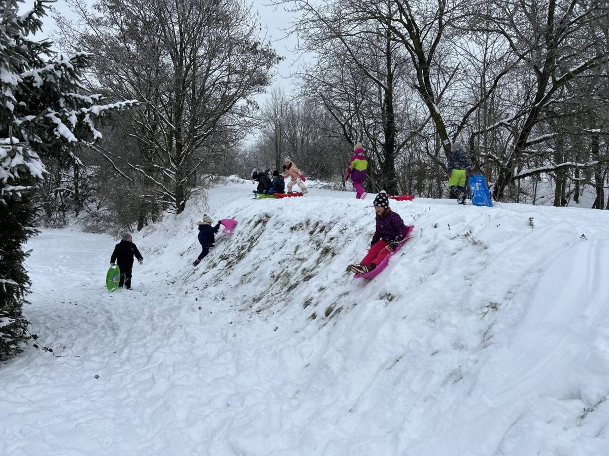V pondělí 12. 1. 2026 se žáci třídy 1.C vydali za zimními radovánkami.