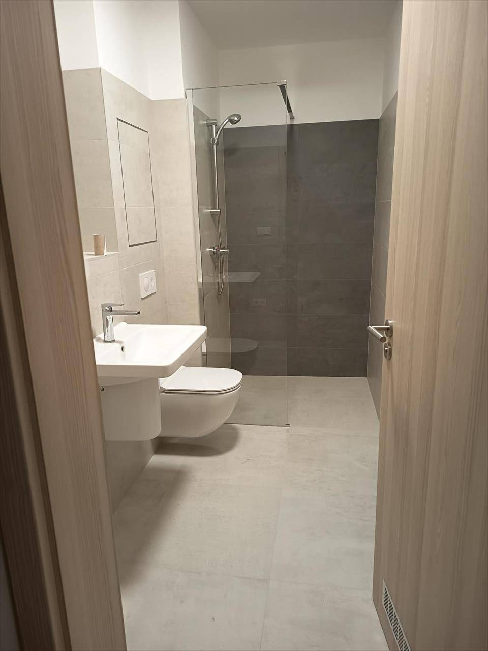 Jak jsme již informovali, město Polička rozšířilo bytový fond a zakoupilo 18 nových bytů k pronájmu pro své občany. Jedná se o 13 bytů v lokalitě U Vlečky – 1 byt 1 + kk, 6 bytů 2 + kk, 6 bytů 3 + kk a 5 bytů ...