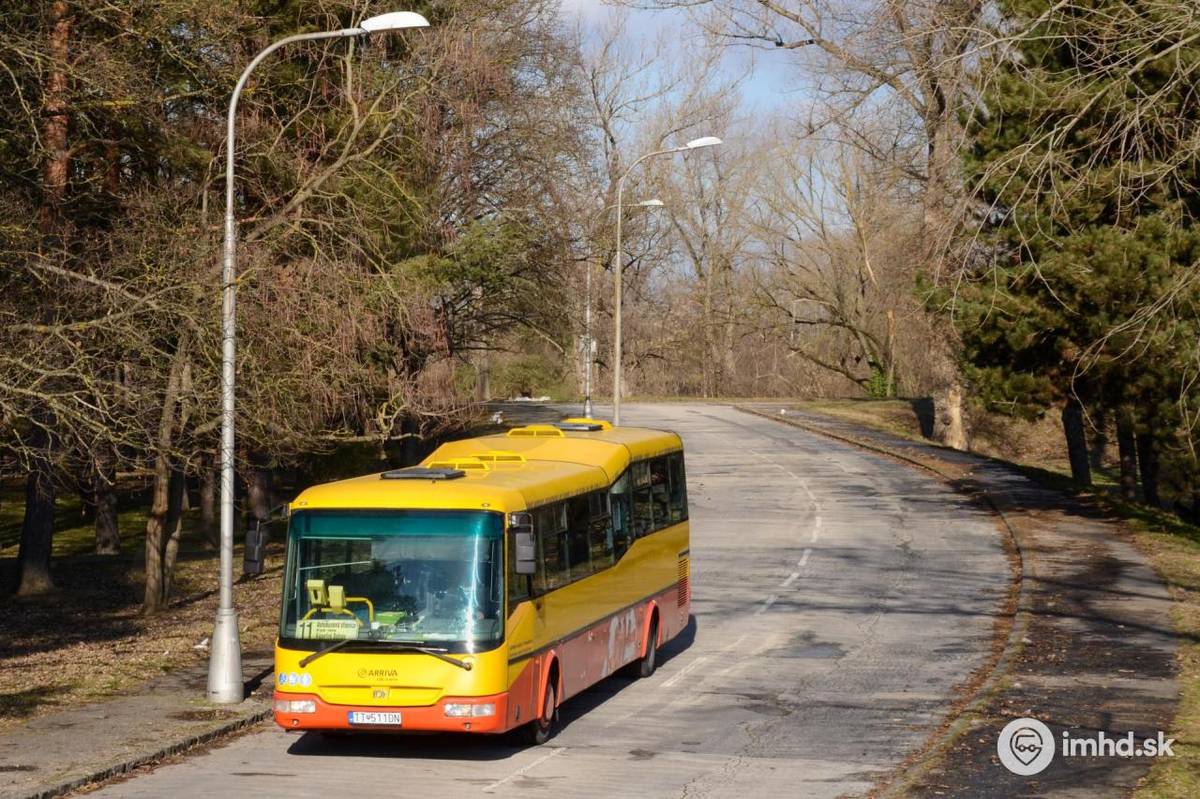 Po uzatvorení Kolonádového mosta z bezpečnostných dôvodov mesto Piešťany zabezpečilo alternatívne možnosti dopravy na Kúpeľný ostrov. Kľúčovú úlohu v tomto období zohrala mestská autobusová doprava (MAD), ktorej využívanie výrazne vzrástlo.