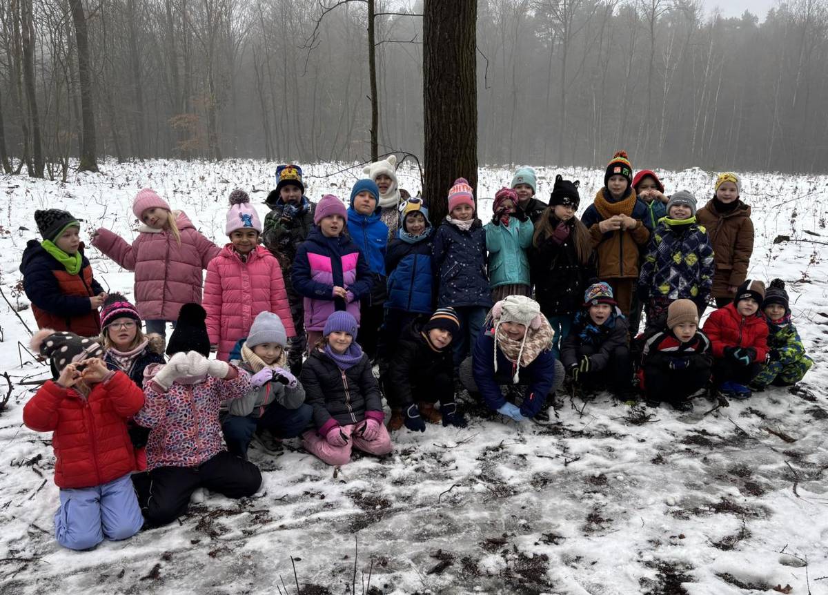 Výprava do lesa  a nahlédnutí do naší třídy.