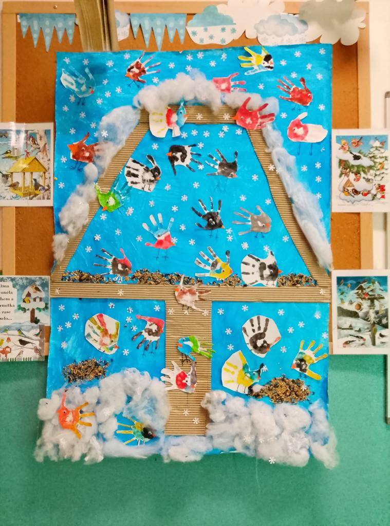 Společná výroba ptačího krmítka v družině.