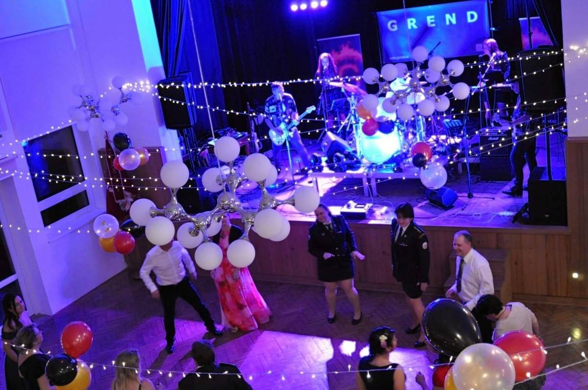 Fotografie a videa z obecního plesu naleznete na odkaze níže.    https://www.rajce.idnes.cz/hostisova/album/iii-obecni-ples