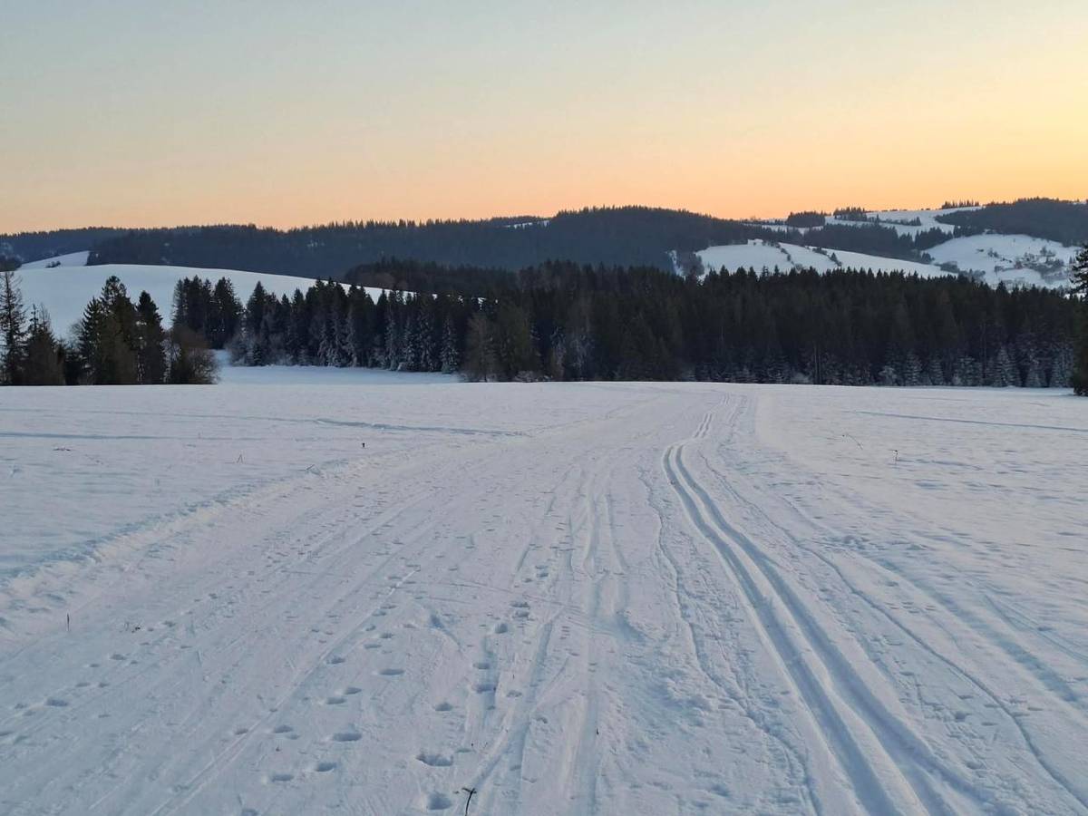 Oznamujeme občanom a návštevníkom, že bežkárska trať zostáva naďalej funkčná. Vďaka  dostatočnej vrstve snehu je trasa zjazdná v celom svojom rozsahu.  O prípadných zmenách vás budeme včas informovať.